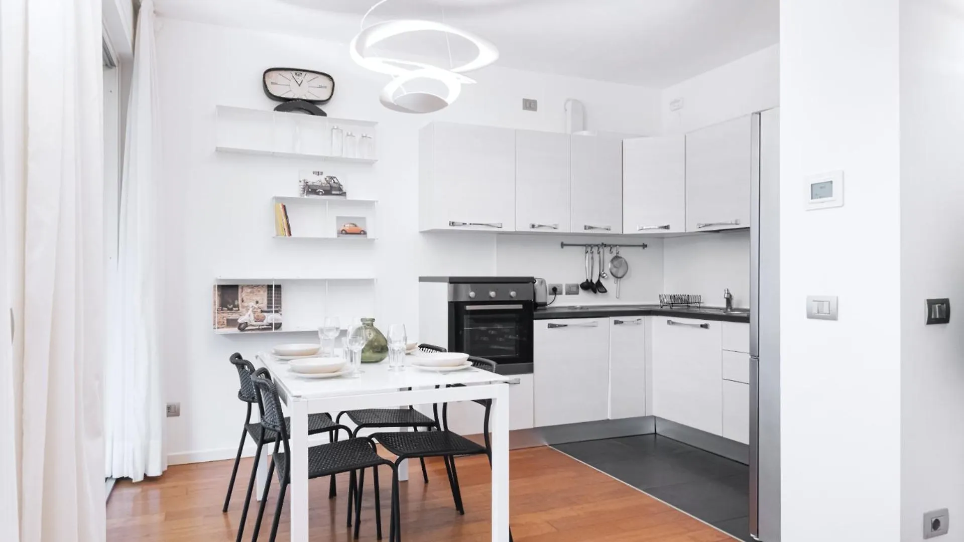 Easylife-Appartamento Con Terrazzo In Porta Romana Milan Italy