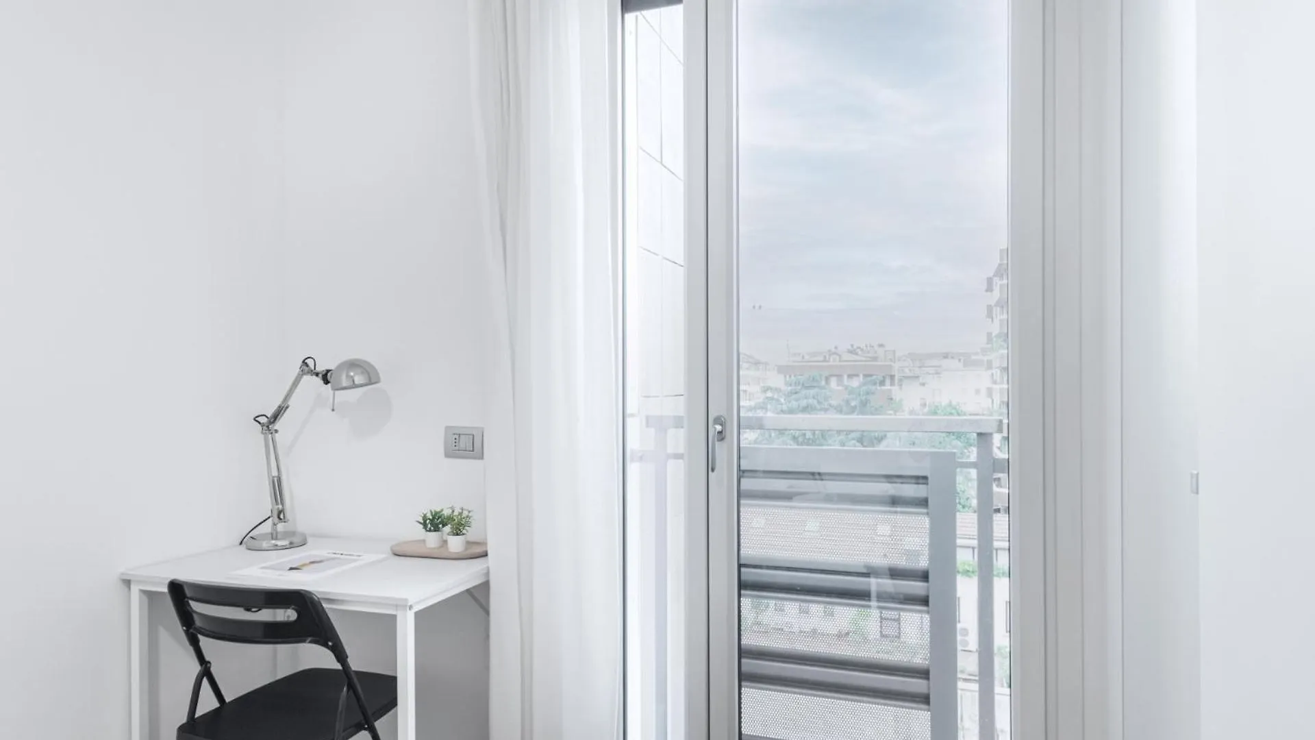 Easylife-Appartamento Con Terrazzo In Porta Romana Milan 0*,  Italy