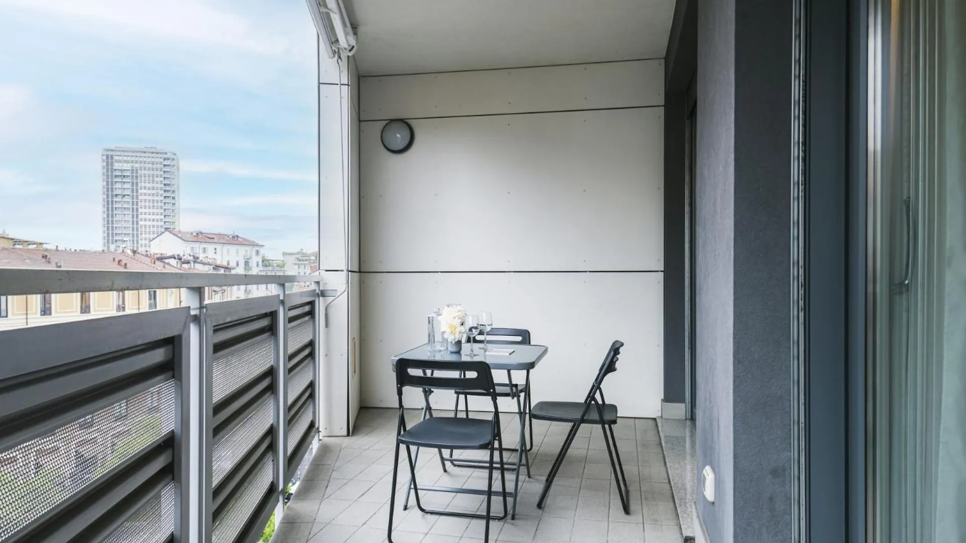 Easylife-Appartamento Con Terrazzo In Porta Romana Milan 0*,  Italy
